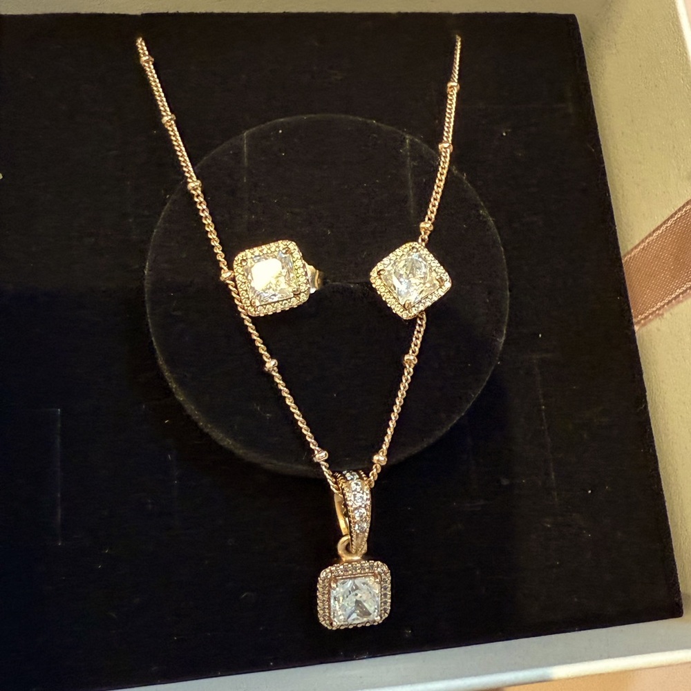 Pandora rose gold set NEW